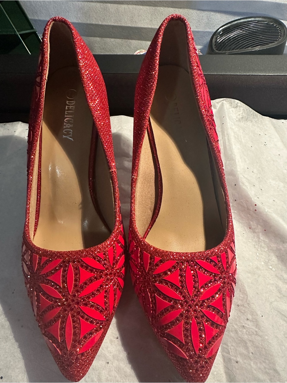Delicacy Red Glitter Pointed-Toe Laser-Cut Heels